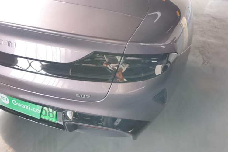 Used Xiaomi Auto SU7 2024 Rear-Drive Long-Range Intelligent Driving Version Right Rear Taillight