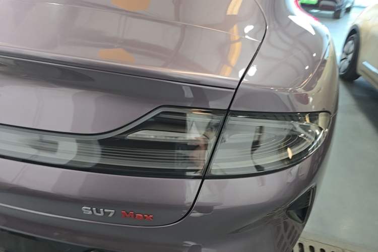 Used Xiaomi Auto SU7 2024 Four-Wheel Drive Ultra-Long Range Advanced Intelligent Driving Max Edition Right Rear Taillight