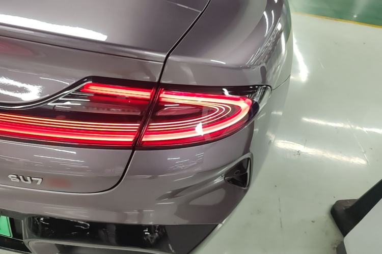 Used Xiaomi Auto SU7 2024 Four-Wheel Drive Ultra-Long Range Advanced Intelligent Driving Max Edition Right Rear Taillight