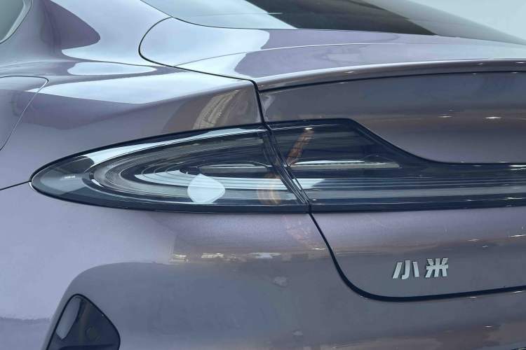 Used Xiaomi Auto SU7 2024 Rear-Drive Long-Range Intelligent Driving Version Right Rear Taillight
