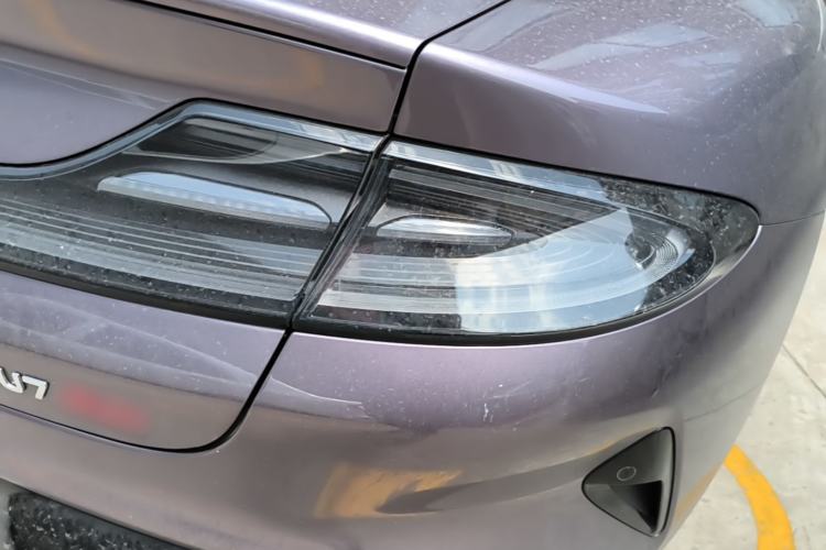 Used Xiaomi Auto SU7 2024 Four-Wheel Drive Ultra-Long Range Advanced Intelligent Driving Max Edition Right Rear Taillight
