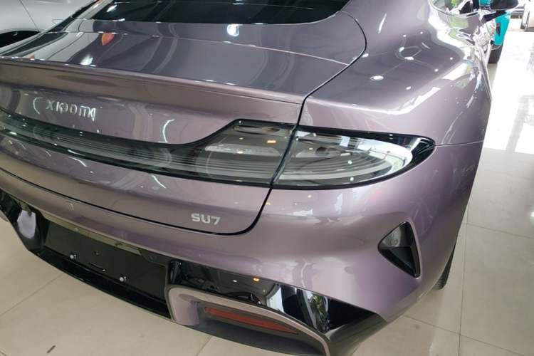 Used Xiaomi Auto SU7 2024 Rear-Drive Long-Range Intelligent Driving Version Right Rear Taillight