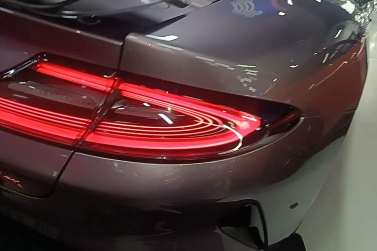 Used Xiaomi Auto SU7 2024 Four-Wheel Drive Ultra-Long Range Advanced Intelligent Driving Max Edition Right Rear Taillight