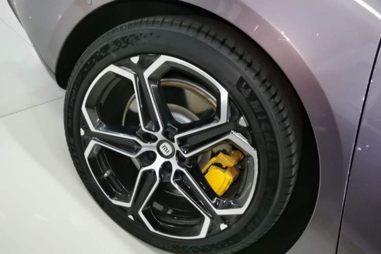 Used Xiaomi Auto SU7 2024 Four-Wheel Drive Ultra-Long Range Advanced Intelligent Driving Max Edition Right Rear Wheel Hub