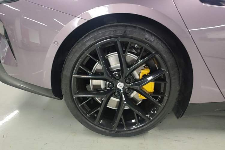 Used Xiaomi Auto SU7 2024 Four-Wheel-Drive Max Founder's Edition Right Rear Wheel Hub