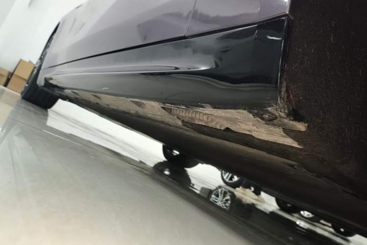 Used Xiaomi Auto SU7 2024 Four-Wheel Drive Ultra-Long Range Advanced Intelligent Driving Max Edition Right Side Sill