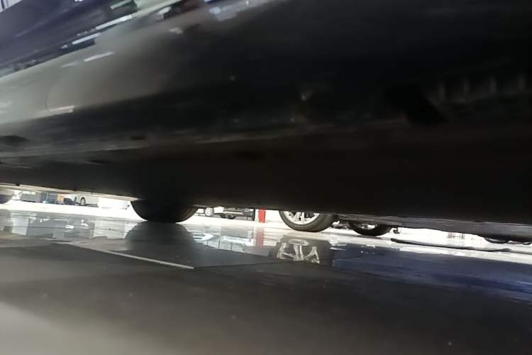 Used Xiaomi Auto SU7 2024 Rear-Drive Long-Range Intelligent Driving Version Right Side Sill
