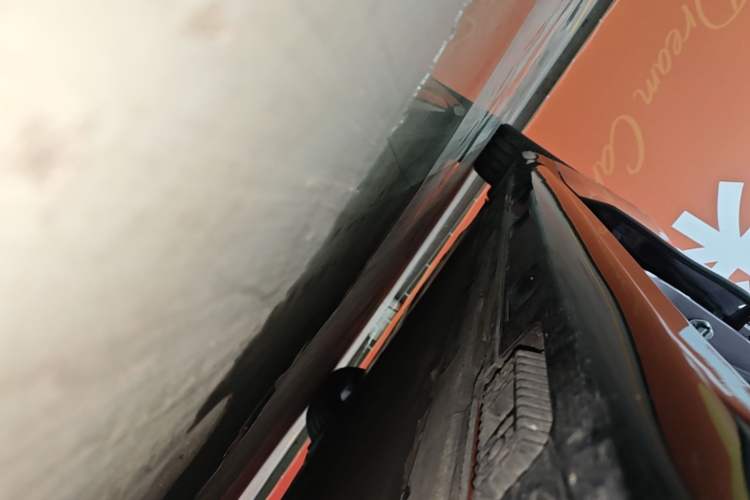 Used Xiaomi Auto SU7 2024 Four-Wheel Drive Ultra-Long Range Advanced Intelligent Driving Max Edition Right Side Sill