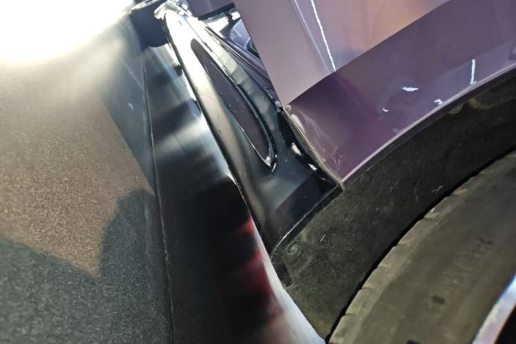 Used Xiaomi Auto SU7 2024 Four-Wheel Drive Ultra-Long Range Advanced Intelligent Driving Max Edition Right Side Sill
