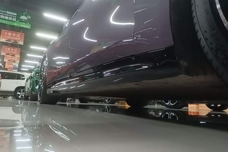 Used Xiaomi Auto SU7 2024 Rear-Drive Long-Range Intelligent Driving Version Right Side Sill