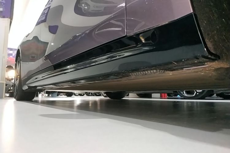 Used Xiaomi Auto SU7 2024 Rear-Drive Long-Range Intelligent Driving Version Right Side Sill