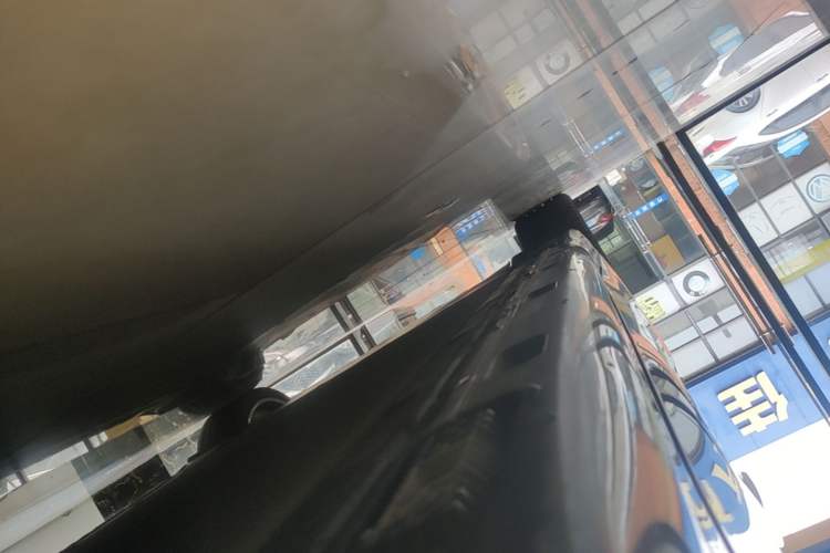 Used Xiaomi Auto SU7 2024 Rear-Drive Long-Range Intelligent Driving Version Right Side Sill