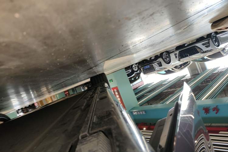 Used Xiaomi Auto SU7 2024 Rear-Drive Ultra-Long Range Advanced Pro-Level Intelligent Driving Version Right Side Sill