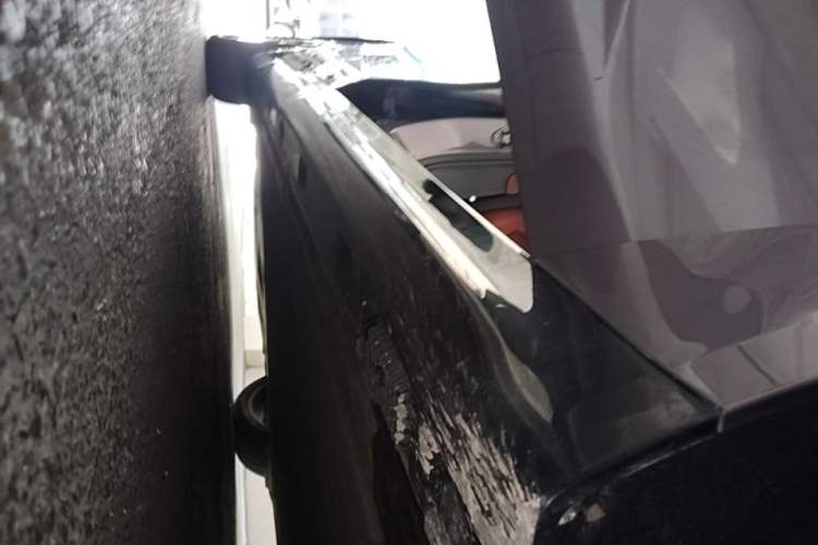 Used Xiaomi Auto SU7 2024 Rear-Drive Ultra-Long Range Advanced Pro-Level Intelligent Driving Version Right Side Sill