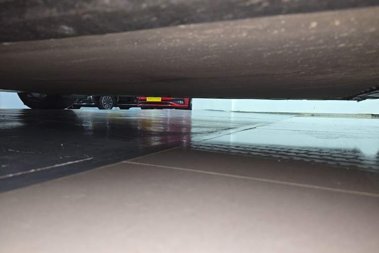 Used Xiaomi Auto SU7 2024 Four-Wheel Drive Ultra-Long Range Advanced Intelligent Driving Max Edition Right Side Sill
