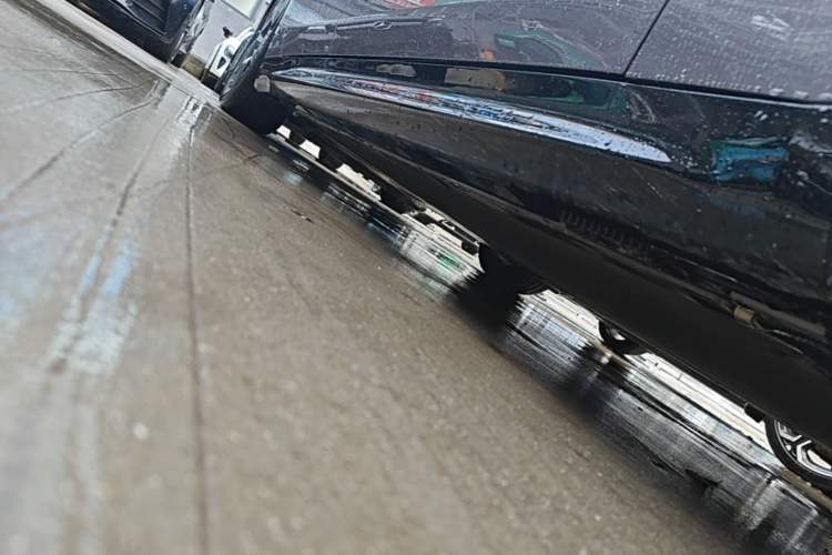 Used Xiaomi Auto SU7 2024 Rear-Drive Ultra-Long Range Advanced Pro-Level Intelligent Driving Version Right Side Sill