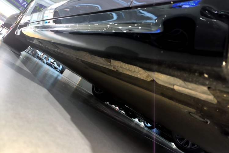 Used Xiaomi Auto SU7 2024 Four-Wheel Drive Ultra-Long Range Advanced Intelligent Driving Max Edition Right Side Sill