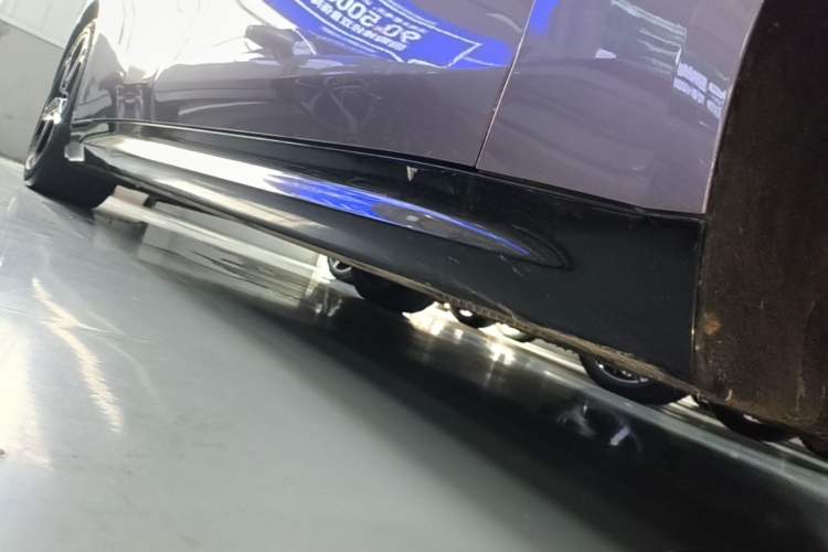 Used Xiaomi Auto SU7 2024 Four-Wheel Drive Ultra-Long Range Advanced Intelligent Driving Max Edition Right Side Sill