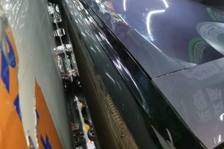Used Xiaomi Auto SU7 2024 Four-Wheel Drive Ultra-Long Range Advanced Intelligent Driving Max Edition Right Side Sill