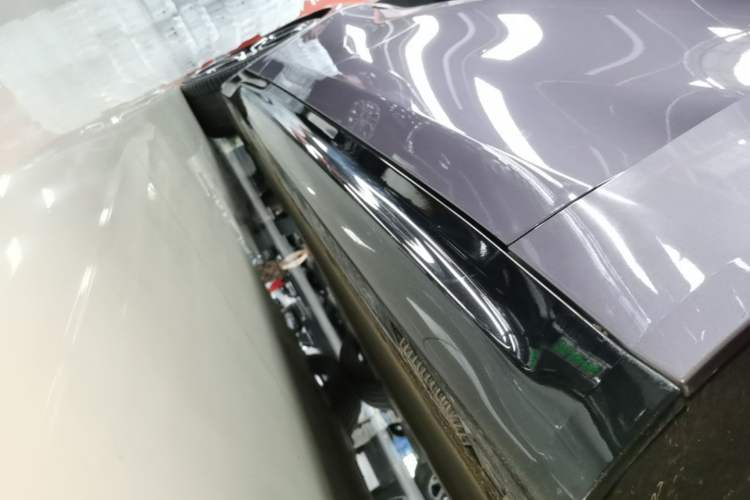 Used Xiaomi Auto SU7 2024 Four-Wheel Drive Ultra-Long Range Advanced Intelligent Driving Max Edition Right Side Sill