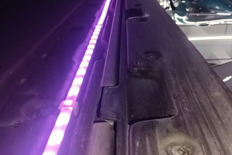 Used Xiaomi Auto SU7 2024 Four-Wheel Drive Ultra-Long Range Advanced Intelligent Driving Max Edition Right Side Sill