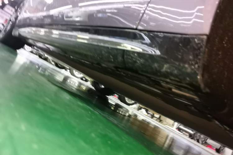 Used Xiaomi Auto SU7 2024 Rear-Drive Long-Range Intelligent Driving Version Right Side Sill