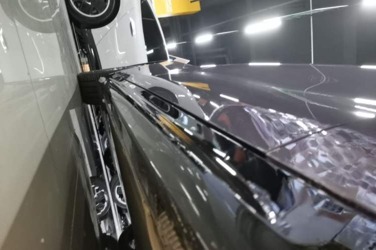 Used Xiaomi Auto SU7 2024 Four-Wheel Drive Ultra-Long Range Advanced Intelligent Driving Max Edition Right Side Sill
