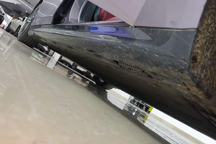 Used Xiaomi Auto SU7 2024 Rear-Drive Long-Range Intelligent Driving Version Right Side Sill