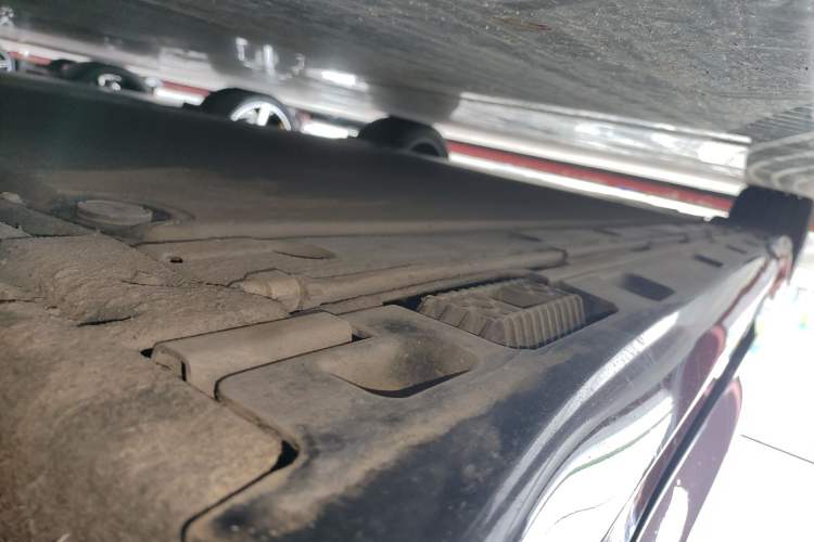 Used Xiaomi Auto SU7 2024 Four-Wheel Drive Ultra-Long Range Advanced Intelligent Driving Max Edition Right Side Sill