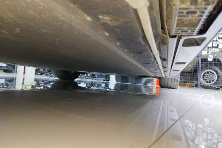 Used Xiaomi Auto SU7 2024 Four-Wheel Drive Ultra-Long Range Advanced Intelligent Driving Max Edition Right Side Sill