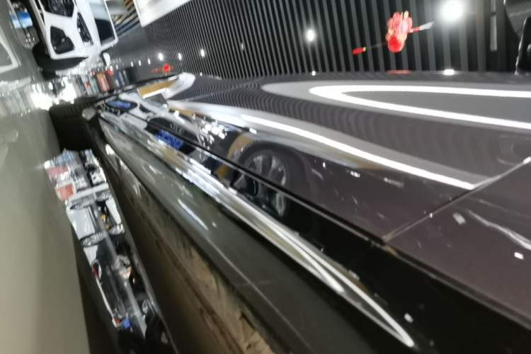 Used Xiaomi Auto SU7 2024 Four-Wheel Drive Ultra-Long Range Advanced Intelligent Driving Max Edition Right Side Sill