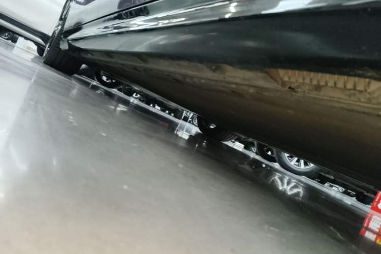 Used Xiaomi Auto SU7 2024 Rear-Drive Long-Range Intelligent Driving Version Right Side Sill
