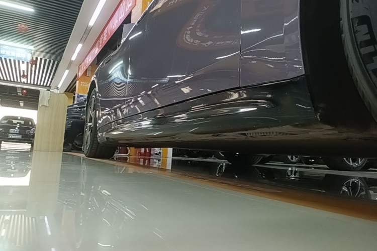 Used Xiaomi Auto SU7 2024 Rear-Drive Ultra-Long Range Advanced Pro-Level Intelligent Driving Version Right Side Sill