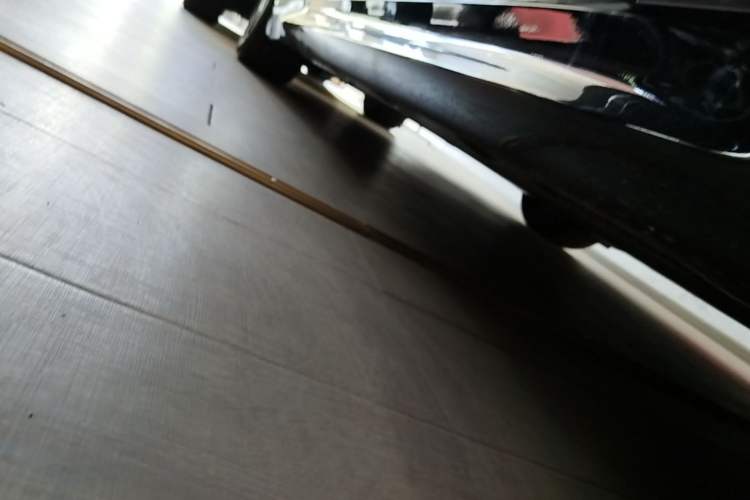 Used Xiaomi Auto SU7 2024 Rear-Drive Long-Range Intelligent Driving Version Right Side Sill