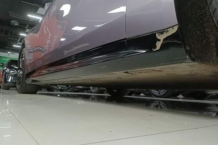 Used Xiaomi Auto SU7 2024 Rear-Drive Ultra-Long Range Advanced Pro-Level Intelligent Driving Version Right Side Sill