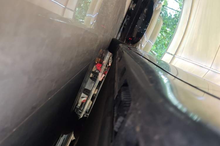 Used Xiaomi Auto SU7 2024 Rear-Drive Long-Range Intelligent Driving Version Right Side Sill