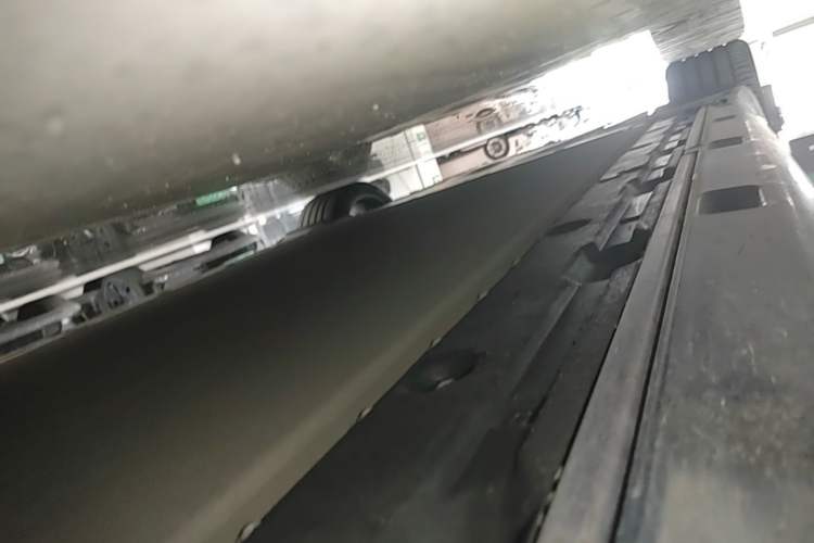 Used Xiaomi Auto SU7 2024 Four-Wheel Drive Ultra-Long Range Advanced Intelligent Driving Max Edition Right Side Sill