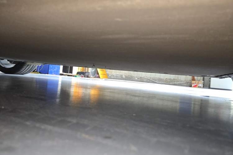 Used Xiaomi Auto SU7 2024 Four-Wheel Drive Ultra-Long Range Advanced Intelligent Driving Max Edition Right Side Sill
