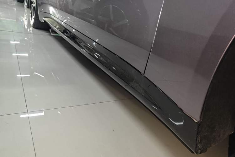 Used Xiaomi Auto SU7 2024 Rear-Drive Long-Range Intelligent Driving Version Right Side Sill