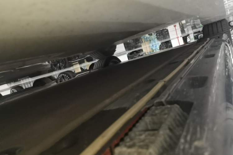 Used Xiaomi Auto SU7 2024 Four-Wheel Drive Ultra-Long Range Advanced Intelligent Driving Max Edition Right Side Sill