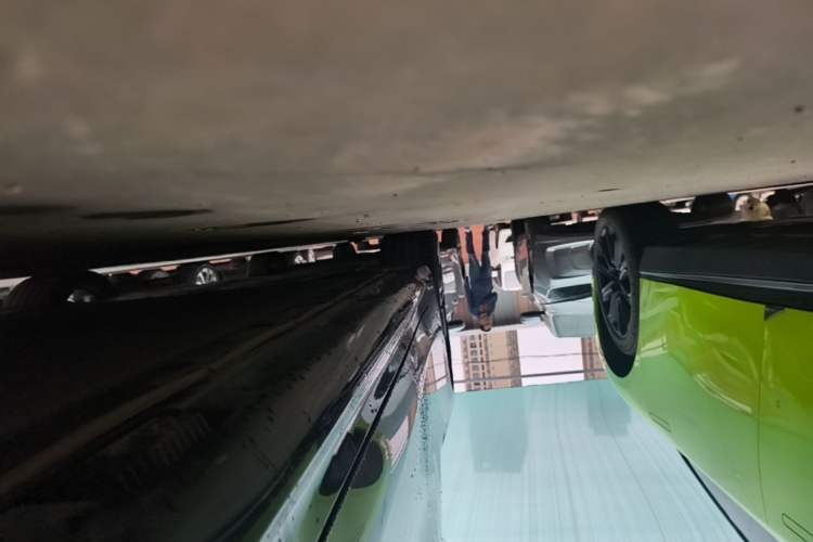 Used Xiaomi Auto SU7 2024 Rear-Drive Ultra-Long Range Advanced Pro-Level Intelligent Driving Version Right Side Sill