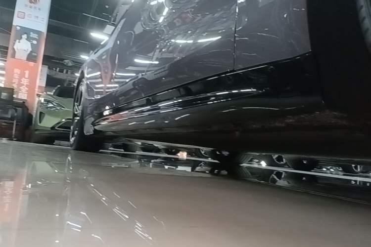 Used Xiaomi Auto SU7 2024 Rear-Drive Ultra-Long Range Advanced Pro-Level Intelligent Driving Version Right Side Sill