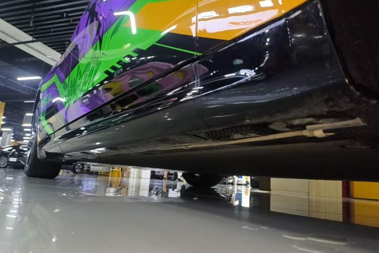 Used Xiaomi Auto SU7 2024 Four-Wheel Drive Ultra-Long Range Advanced Intelligent Driving Max Edition Right Side Sill