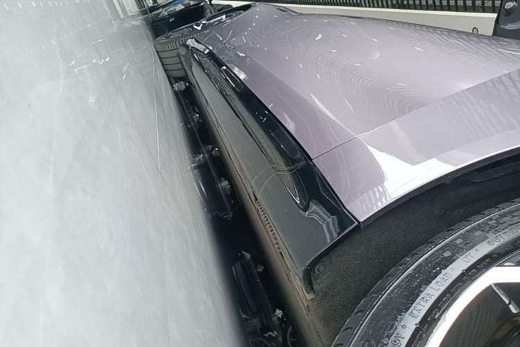 Used Xiaomi Auto SU7 2024 Four-Wheel Drive Ultra-Long Range Advanced Intelligent Driving Max Edition Right Side Sill