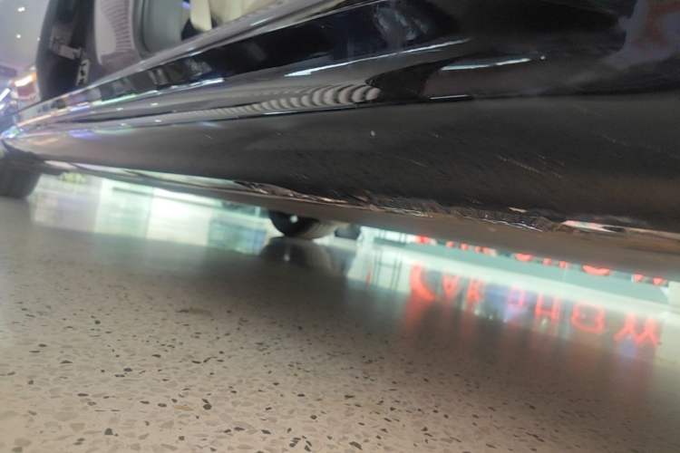 Used Xiaomi Auto SU7 2024 Rear-Drive Ultra-Long Range Advanced Pro-Level Intelligent Driving Version Right Side Sill