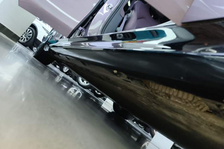 Used Xiaomi Auto SU7 2024 Rear-Drive Ultra-Long Range Advanced Pro-Level Intelligent Driving Version Right Side Sill