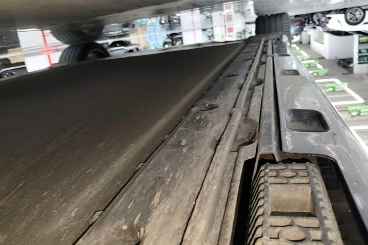 Used Xiaomi Auto SU7 2024 Rear-Drive Ultra-Long Range Advanced Pro-Level Intelligent Driving Version Right Side Sill