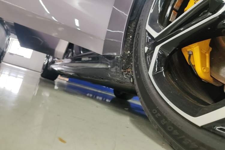 Used Xiaomi Auto SU7 2024 Four-Wheel-Drive Max Founder's Edition Right Side Sill