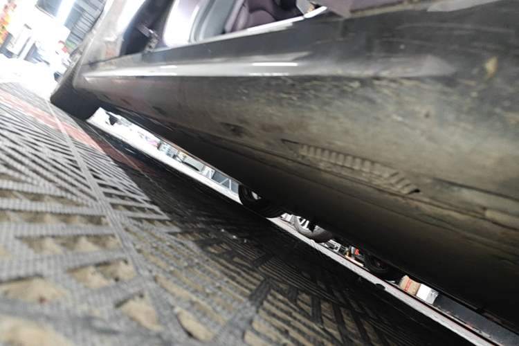 Used Xiaomi Auto SU7 2024 Rear-Drive Ultra-Long Range Advanced Pro-Level Intelligent Driving Version Right Side Sill