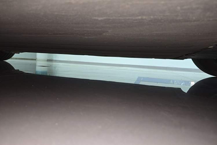 Used Xiaomi Auto SU7 2024 Rear-Drive Long-Range Intelligent Driving Version Right Side Sill